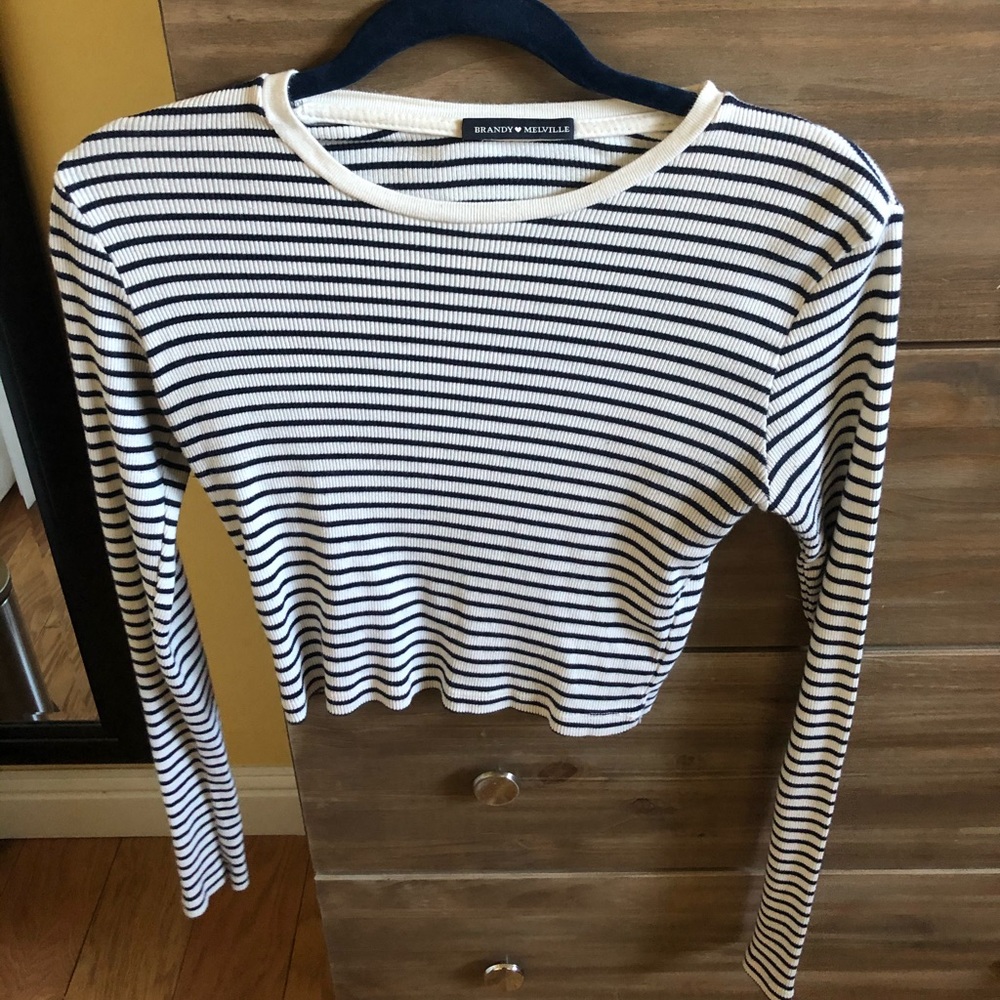 Brandy Melville cropped long sleeve
